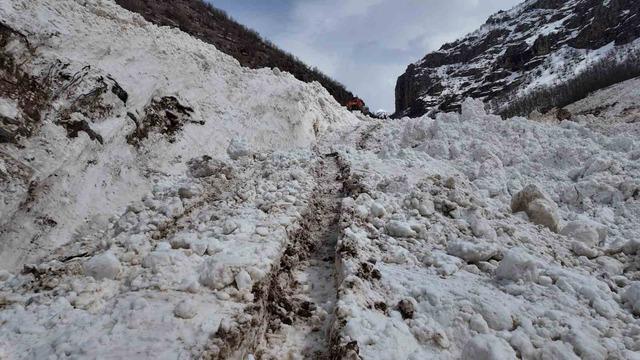 Şırnak&rsquo;a son d&ouml;nemlerin en b&uuml;y&uuml;k &ccedil;ığı d&uuml;şt&uuml; 1