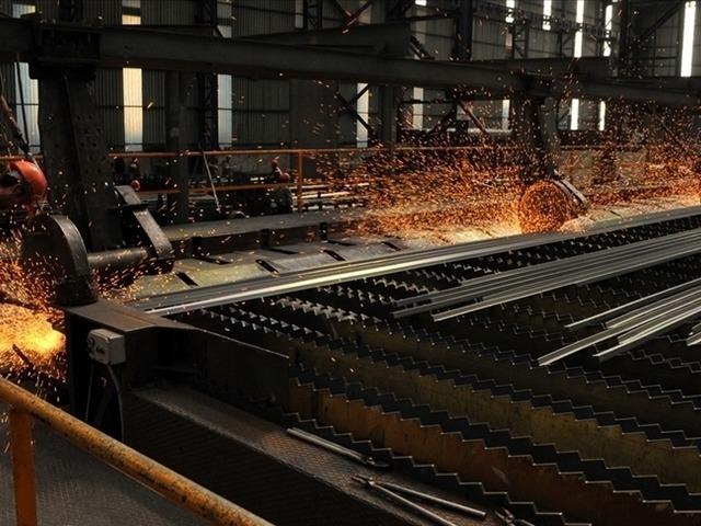 K&uuml;resel ham &ccedil;elik &uuml;retimi şubatta y&uuml;zde 2,2 d&uuml;şt&uuml;