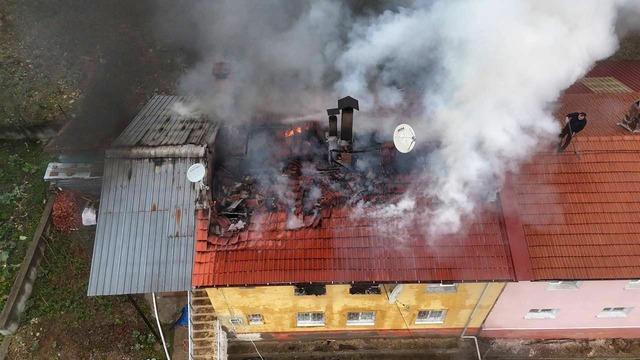 Bartın&rsquo;da afet konutlarında &ccedil;ıkan yangın paniğe neden oldu 1