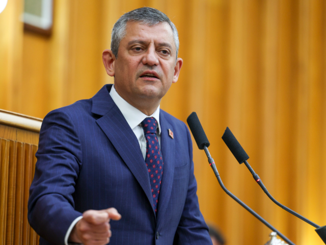 Akaryakıt zamları sonrası CHP lideri &Ouml;zel'den 'KDV' &ouml;nerisi: "Biz olsak b&ouml;yle yapardık"