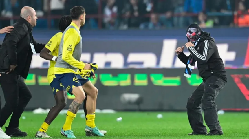 Trabzonspor-Fenerbah&ccedil;e ma&ccedil;ı sonrası yaşanan olaylarla mahkeme kararını a&ccedil;ıkladı! İşte verilen cezalar...