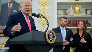 İran "Vurduk" demişti! Trump'tan USS Abraham Lincoln u&ccedil;ak gemisi a&ccedil;ıklaması: "100 f&uuml;ze fırlattılar"