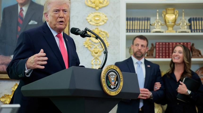 İran "Vurduk" demişti! Trump'tan USS Abraham Lincoln u&ccedil;ak gemisi a&ccedil;ıklaması: "100 f&uuml;ze fırlattılar"