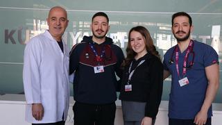 Doktor üç kardeş, babalarıyla aynı hastanede görev yapıyor