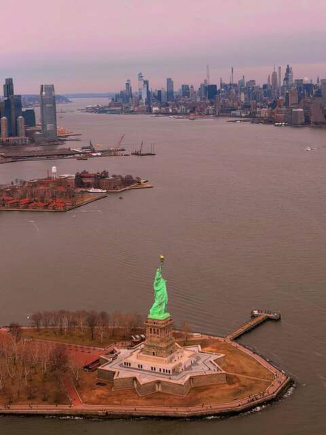 Esra Bilgi&ccedil; ile Faruk Sabancı aşk tazeledi! Helikopterden paylaştı&hellip; 5