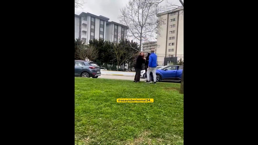 Yer: Pendik! 2 kadın s&uuml;r&uuml;c&uuml; sa&ccedil; sa&ccedil;a baş başa kavgaya tutuştu: "Ejderha kadınlar sizi..." 5