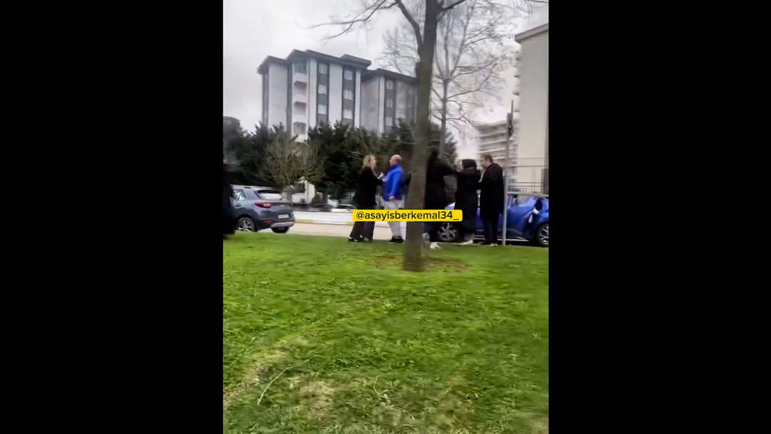 Yer: Pendik! 2 kadın s&uuml;r&uuml;c&uuml; sa&ccedil; sa&ccedil;a baş başa kavgaya tutuştu: "Ejderha kadınlar sizi..." 7