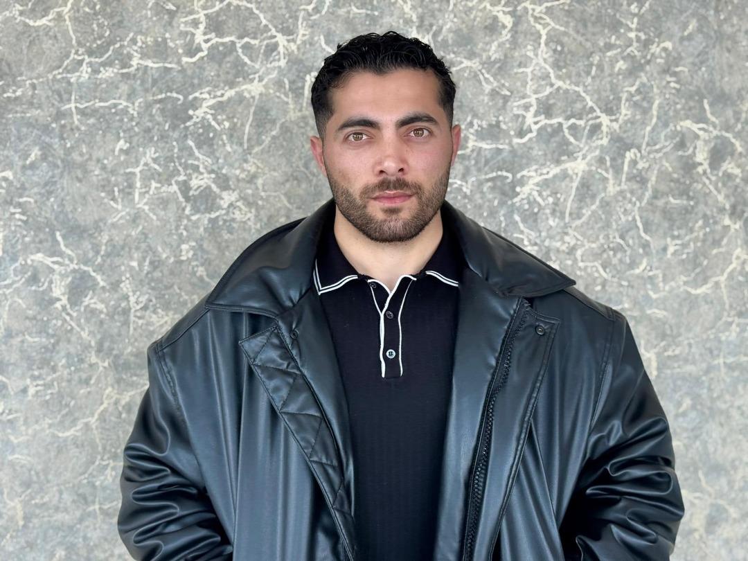  APP  plakasını değiştirmeye gitti! Yaşadığı duruma inanamadı, su&ccedil; duyurusunda bulundu 1