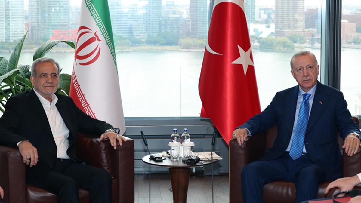 Pezeşkiyan'dan Türkçe mesaj: Cumhurbaşkanı Erdoğan'ın tutumu takdire şayandır - Dünya Haberleri