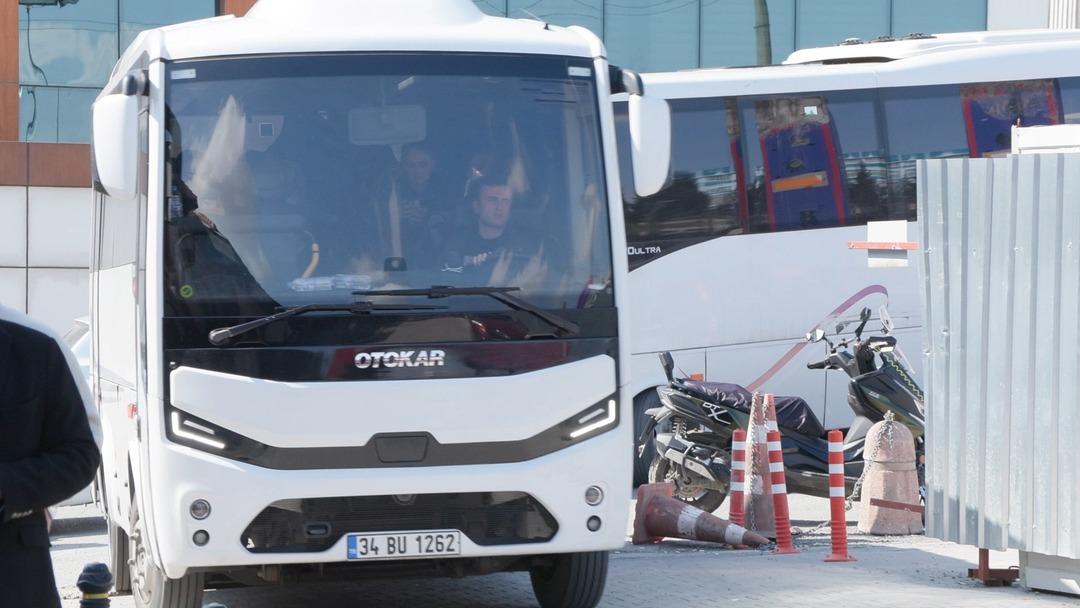 &Uuml;nl&uuml;lere uyuşturucu soruşturması: Fikret Orman, Burak Elmas, Hakan Sabancı, Kerim Sabancı ve Didem Soydan Adli Tıp Kurumu na getirildi 2