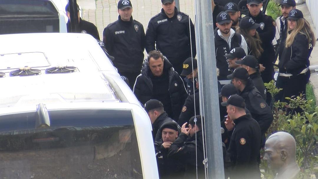 &Uuml;nl&uuml;lere uyuşturucu soruşturması: Fikret Orman, Burak Elmas, Hakan Sabancı, Kerim Sabancı ve Didem Soydan Adli Tıp Kurumu na getirildi 6