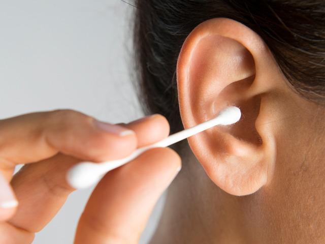 Kulak temizlemek isterken işitmenizi kaybedebilirsiniz!