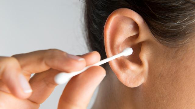 Zararsız sanılıyor! Kulağınızı temizlerken sağır olabilirsiniz