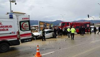 Gaziantep&rsquo;te tır ile otomobil &ccedil;arpıştı: 2 yaralı