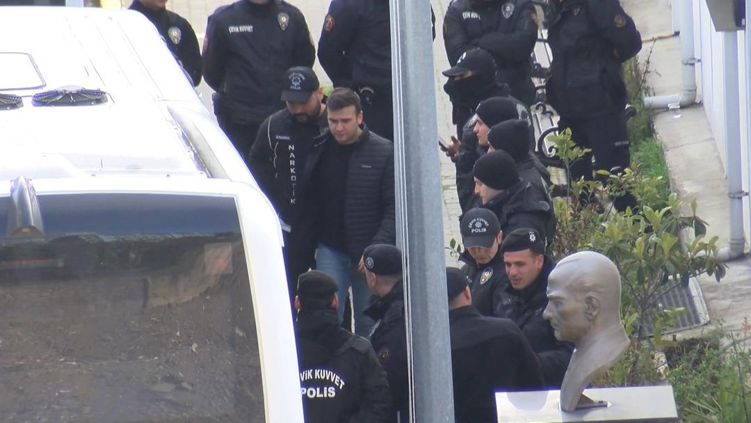 &Uuml;nl&uuml;lere uyuşturucu soruşturması: Fikret Orman, Burak Elmas, Hakan Sabancı, Kerim Sabancı ve Didem Soydan Adli Tıp Kurumu na getirildi 4