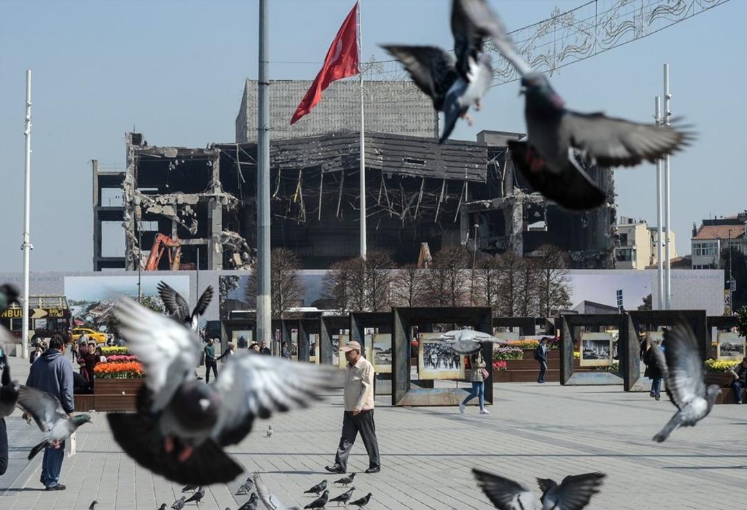 Yıkımı devam eden Atat&uuml;rk K&uuml;lt&uuml;r Merkezi (AKM) ilk kez i&ccedil;eriden g&ouml;r&uuml;nt&uuml;lendi 