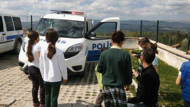 Öğrenciler polis mesleğini ve araç gereçleri tanıdılar