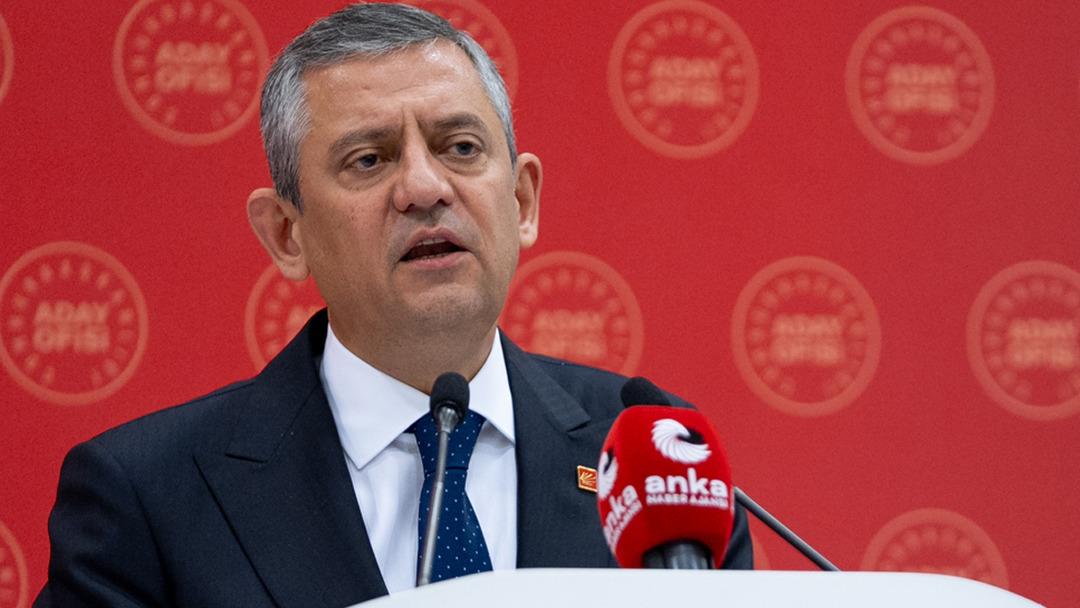 CHP lideri &Ouml;zg&uuml;r &Ouml;zel "G&uuml;brede kriz kapıda" diyerek uyardı: "Acil &ouml;nlem alınmalı" 2