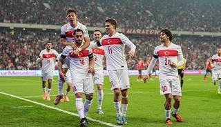 T&uuml;rkiye'yi ilk sıraya yazdı! Yapay zekadan olay yaratan D&uuml;nya Kupası tahmini