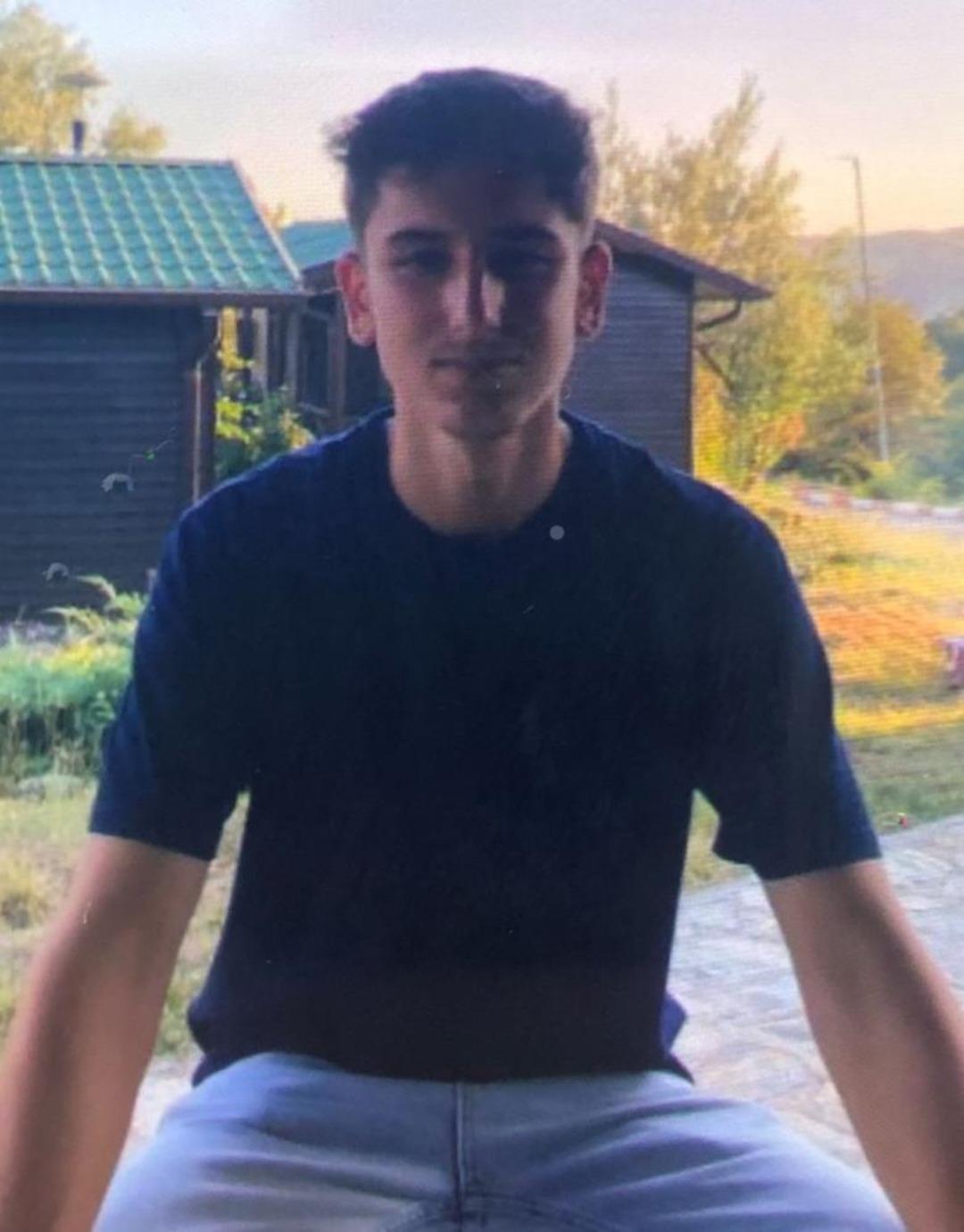 "Okula gidiyorum" diyerek evden ayrılan gen&ccedil;ten haber alınamıyor 1