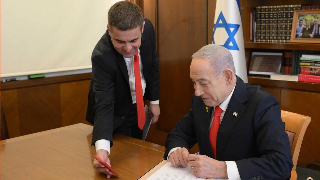 Netanyahu nun sözcüsü patlak veren ses kaydı krizinin ardından istifa etti 2