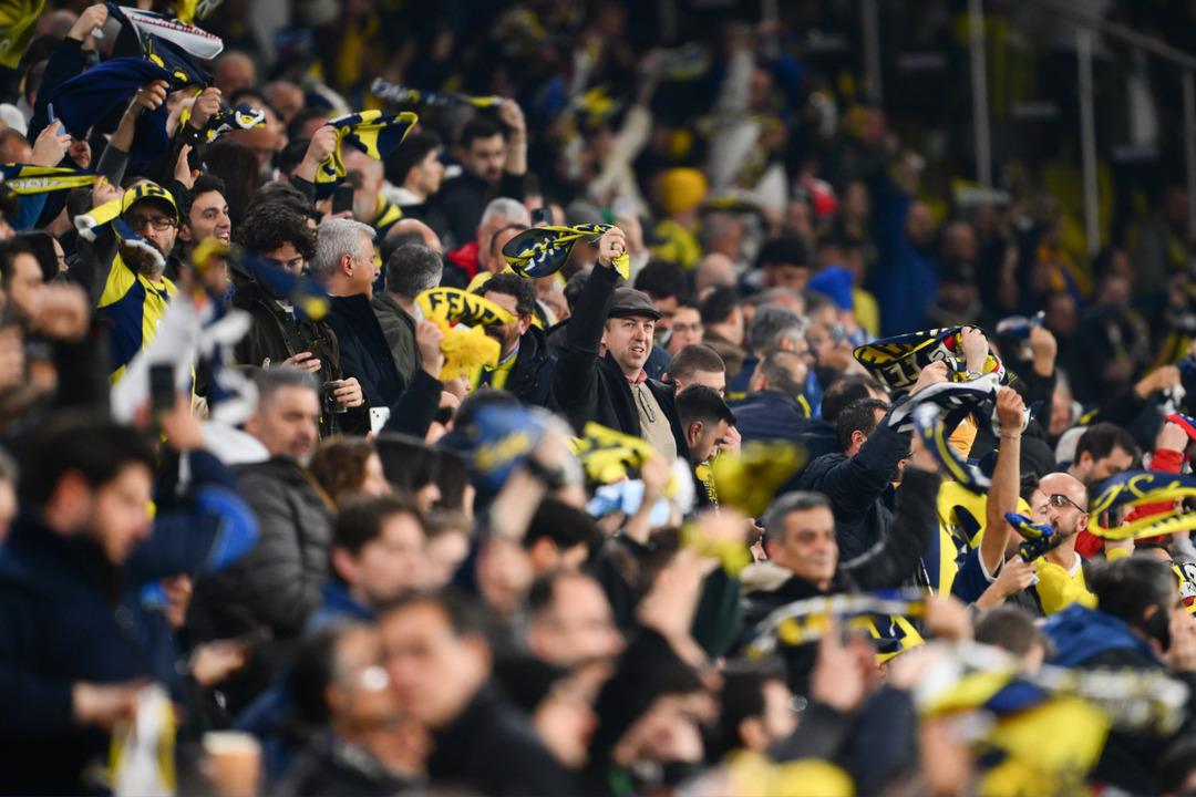 UEFA dan Fenerbah&ccedil;e ye ceza yağdı!  Ciddi bir ihlal  diyerek duyurdular 2