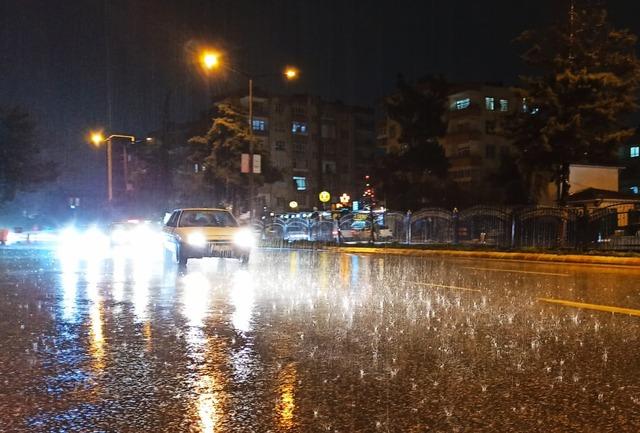 Şanlıurfa da sağanak nedeniyle 4 ilçede eğitime ara verildi 1