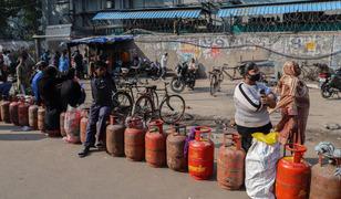 ABD-İran savaşı Hindistan&rsquo;ı fena vurdu: Restoranlar kapandı, fabrikalar sustu, bir otel sahibi intihar etti
