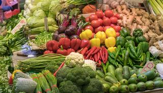 Pestisit alarmı! En y&uuml;ksek kalıntıya sahip sebze ve meyveler a&ccedil;ıklandı: Zirvedeki &uuml;r&uuml;n şaşırttı