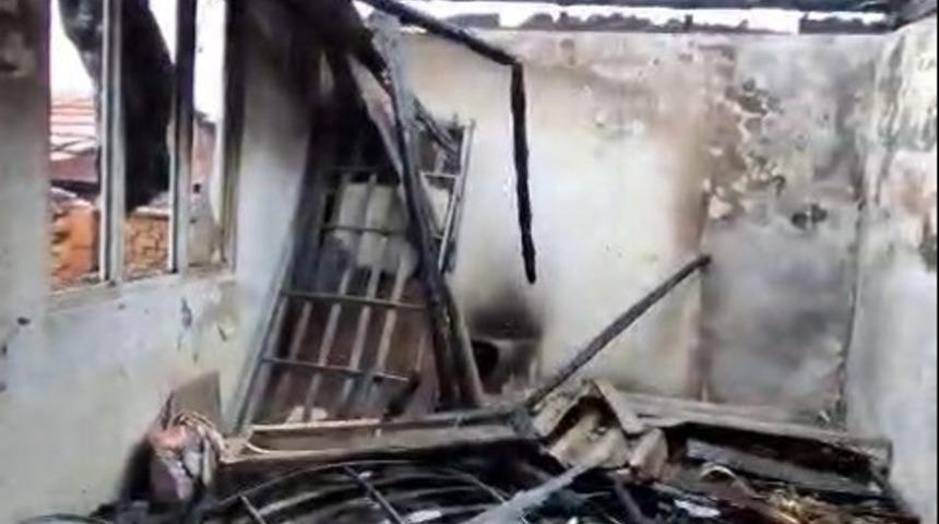 Metruk evde &ccedil;ıkan yangın korkuttu