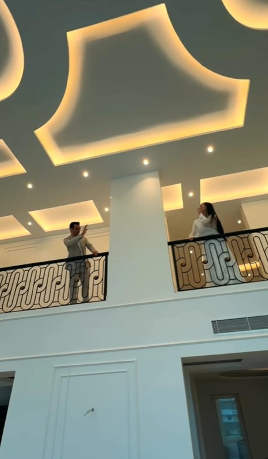 Fenomen &Ouml;zlem &Ouml;z yeni malikanesini gezdirdi!   Ev değil saray   L&uuml;ks g&ouml;sterişi tepki &ccedil;ekti 4