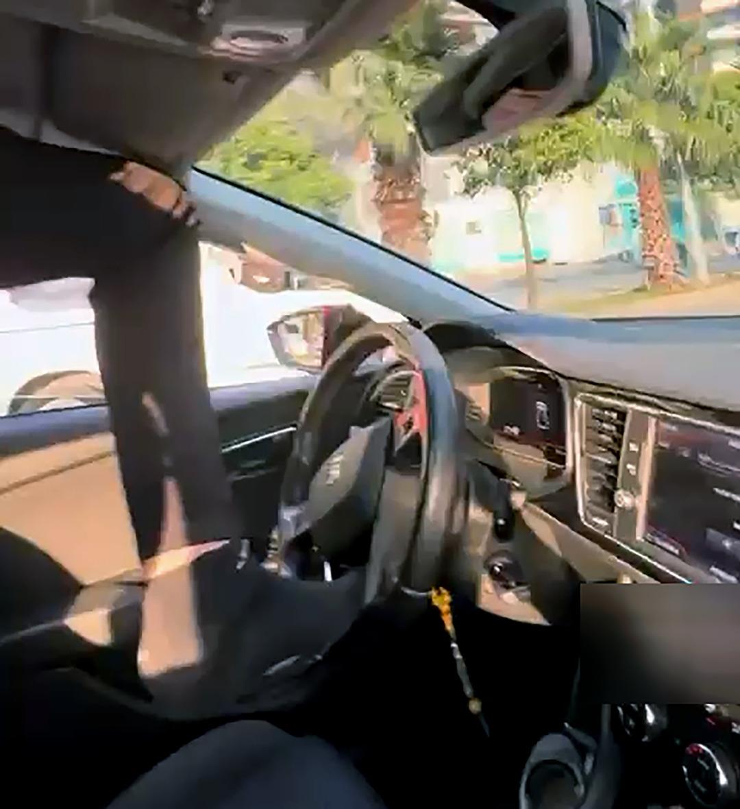 Adana da akılalmaz görüntüler! Tavandan çıktı: Ayağıyla aracı kullandı 3