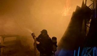 Fethiye'de marangoz at&ouml;lyesi ile depo yangında hasar g&ouml;rd&uuml;