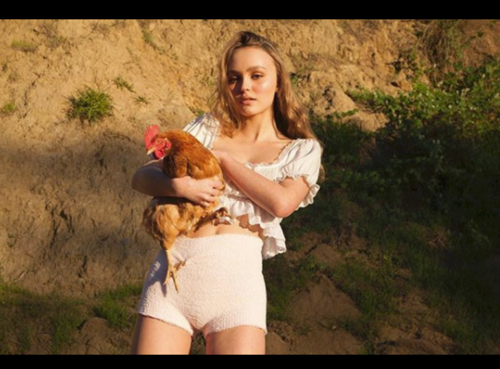 Johnny Depp'in kızı Lily-Rose Depp genç kız oldu G1