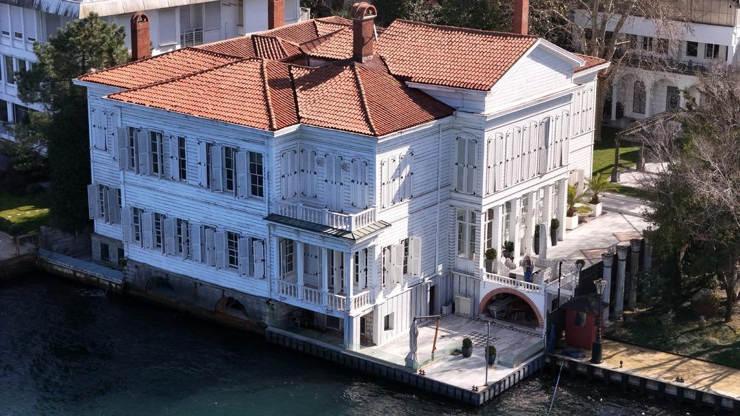 Kurtlar Vadisi nin meşhur yalısı satışa &ccedil;ıktı! Fiyatı dudak u&ccedil;uklattı 2