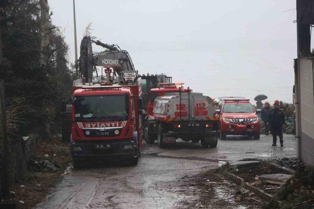 Trabzon’da yangında soğutma çalışmaları sürüyor 2