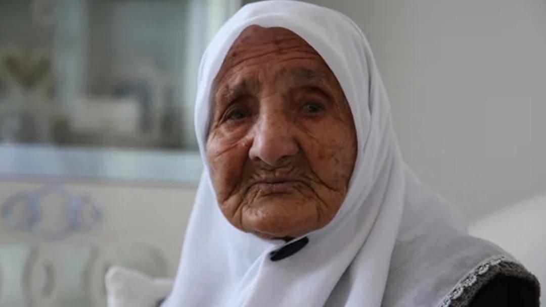 110 yaşındaki Şemşi nine d&uuml;nya g&uuml;ndemine d&uuml;şt&uuml;! Yaşam sırrı espri malzemesi oldu