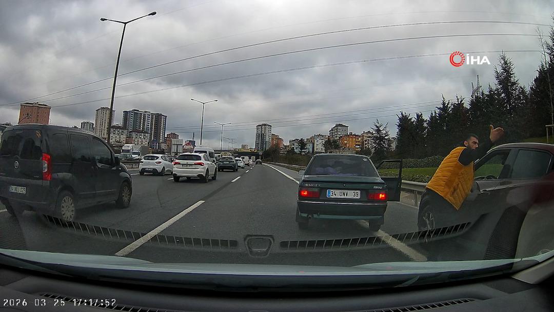 &Uuml;mraniye deki dehşet anları kamerada! E-5 te yolunu kesip tokatladı... 3