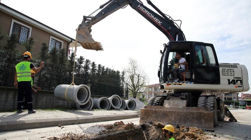 Yağmursuyu hattı &ccedil;alışmaları Eski Kazımpaşa Caddesi&rsquo;nde s&uuml;r&uuml;yor