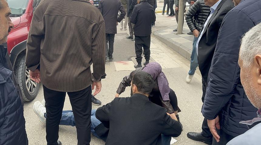 Elazığ'da aracın &ccedil;arptığı yaşlı adam yaralandı