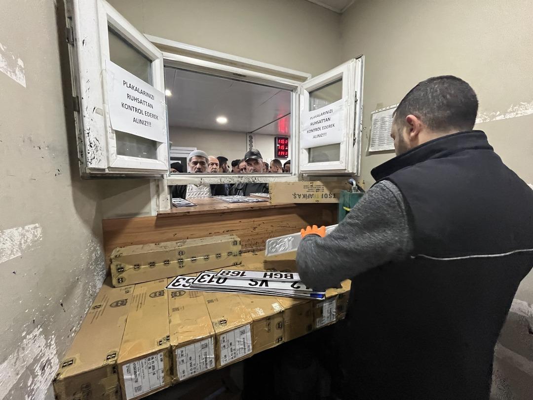 Yoğunluk s&uuml;r&uuml;yor, mesaiye kalıp g&uuml;nde 900 &uuml;retiyorlar:  &Ccedil;ok talep var  6