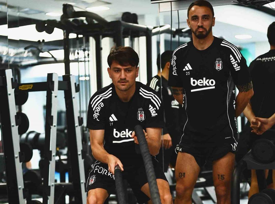 Beşiktaş salonda &ccedil;alıştı 1