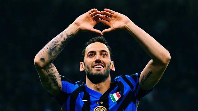 SON DAKİKA | Galatasaray'ın Hakan Çalhanoğlu rüyasına Inter engeli! İtalyanlardan dudak uçuklatan bonservis talebi...