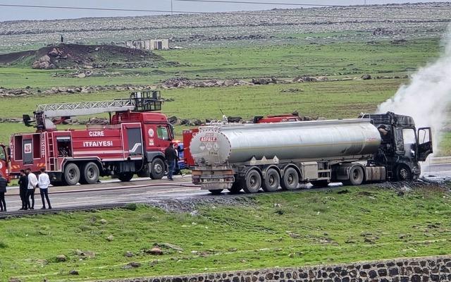 Cizre’de seyir halindeki tır alev topuna döndü 2