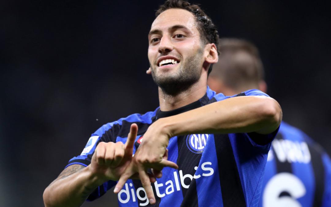 SON DAKİKA | Galatasaray ın Hakan &Ccedil;alhanoğlu r&uuml;yasına Inter engeli! İtalyanlardan dudak u&ccedil;uklatan bonservis talebi... 2