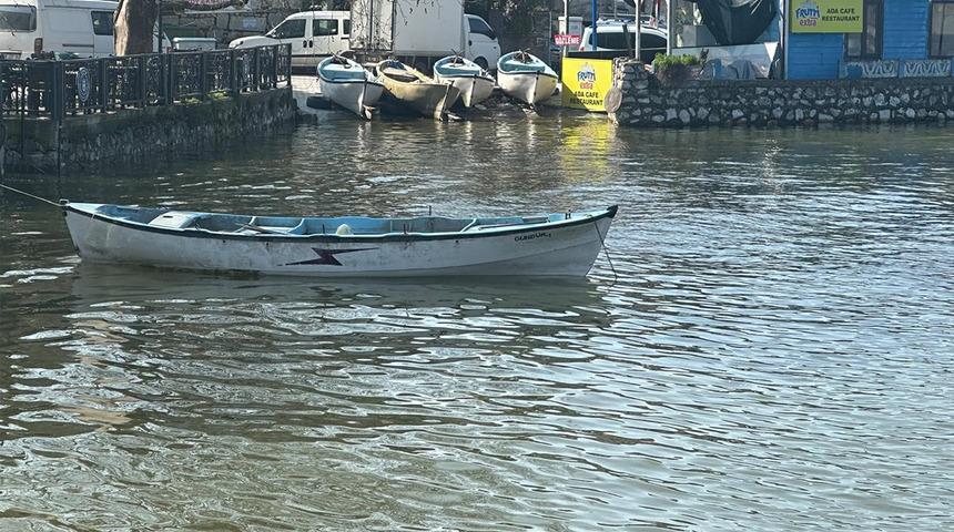 Kayıkla gezilen sokaklar! Bursa&rsquo;daki "K&uuml;&ccedil;&uuml;k Venedik" g&ouml;renleri şaşırtıyor