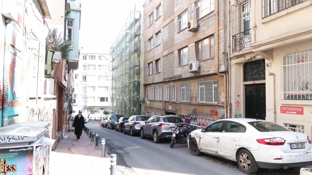 Orhan Pamuk un 9 dairesinin bulunduğu Taray Apartmanı davasında karar çıktı! Yıkılacak 2