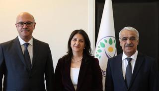 "&Ouml;nemli" diyerek duyurdular! DEM Parti İmralı'ya gidiyor