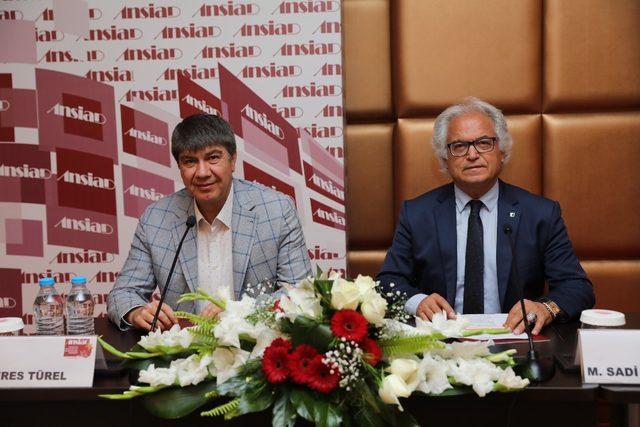 T&uuml;rel işadamlarının sorularını yanıtladı 1