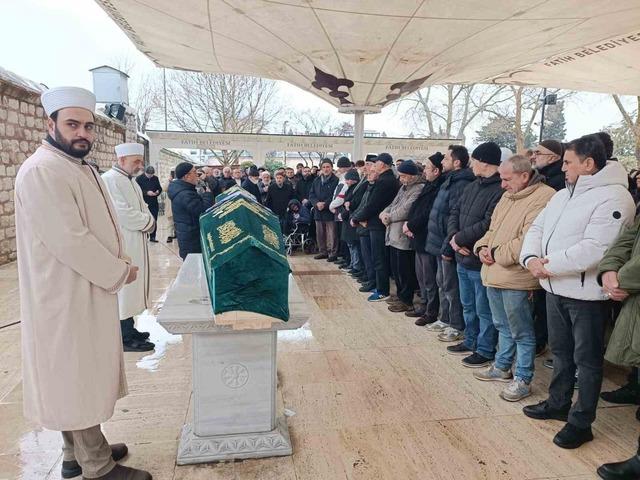 Motosiklet kazasında ağır yaralanan gen&ccedil; kız hayatını kaybetti 4